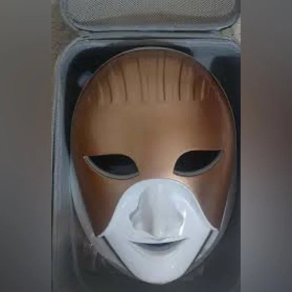Cleopatra LED Mask - Picture 2 of 5